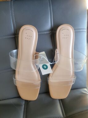 Women’s Anna Sandals with Memory Foam Insole - A New Day Clear SZ 9